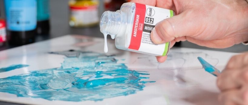 Medios de pintura acrílica